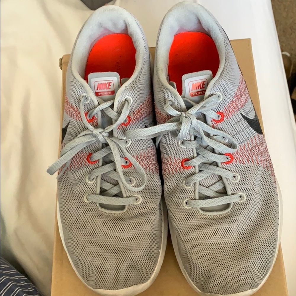 Nike fury’s flex size 8 men’s
